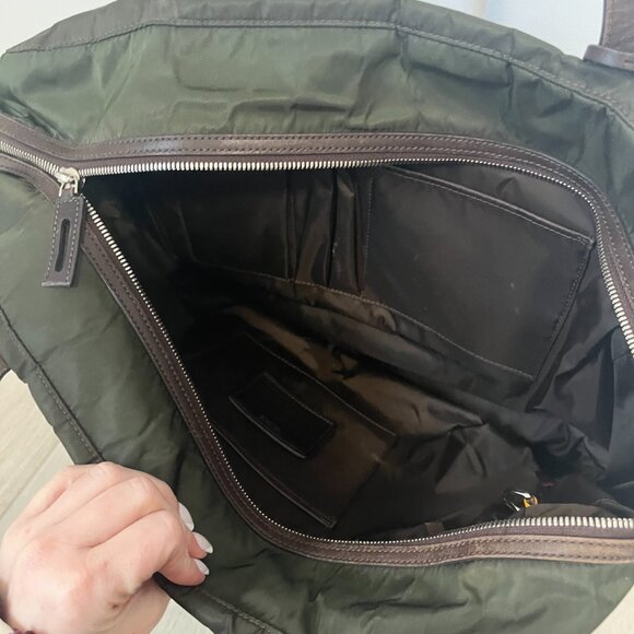 Tumi Green Nylon Tote Bag - Picture 8 of 9